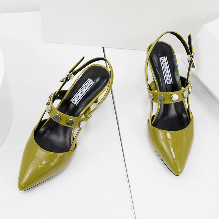 穿凉鞋就一定low?这几款现在穿洋气显腿长，还特便宜