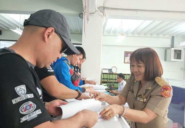  驾照@交通部新消息：驾照政策放宽，老百姓乐开花，终于办了件人