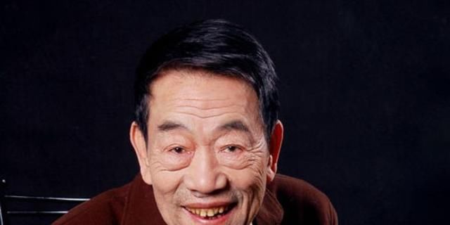 「感觉」杨议在相声界很有话语权吗，辈分很高吗？感觉有些腕都挺尊敬杨议的？
