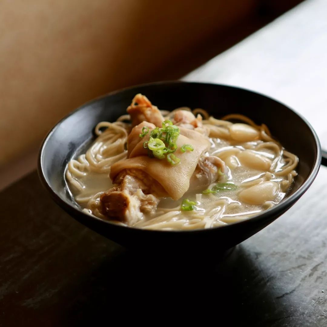 如何用普通手机，拍出碾压单反的照片？