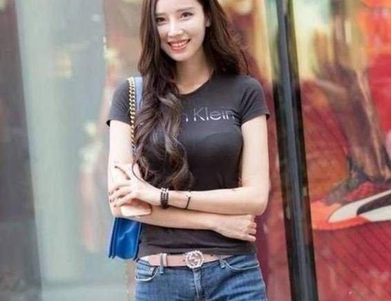 展现女人气场的裤子, 不只皮裤一个, 牛仔裤也是一个