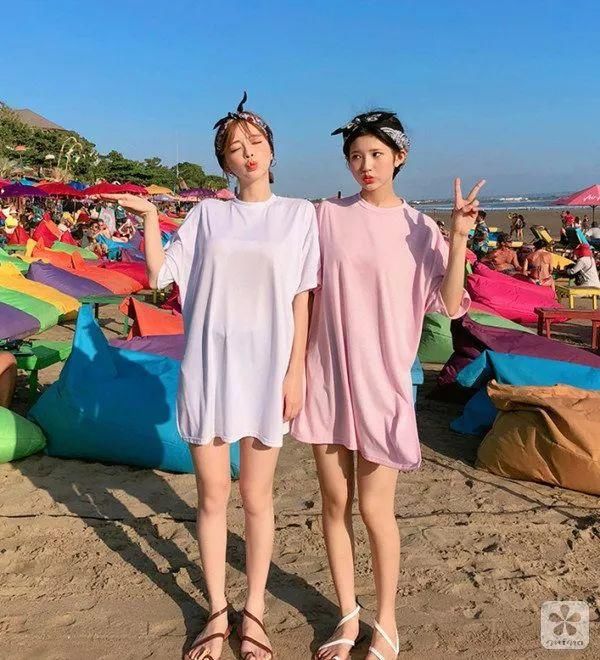 甜甜的夏日海边闺蜜装look 看完心情都变好了~