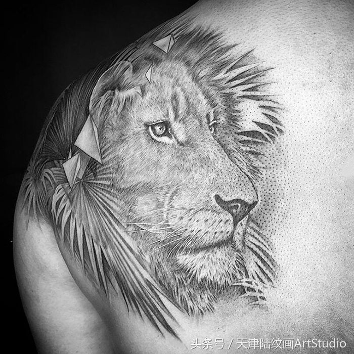 这些纹身真的好美 即使我们慢慢的老去而纹身之美在于永远的陪伴