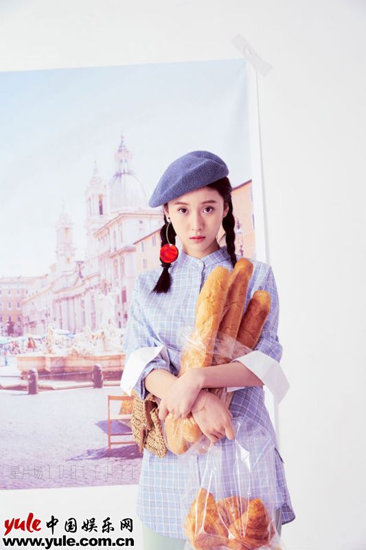 王子璇大片百变多姿 明亮活力与个性不羁兼备