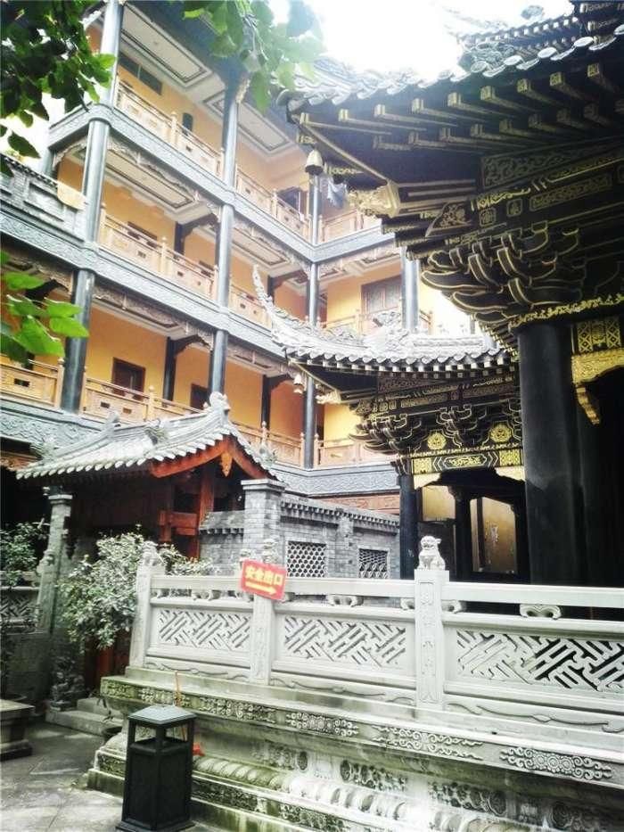 “闹中取静”的重庆罗汉寺