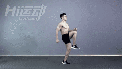 39岁殷桃与35岁 唐嫣身穿白裙对比照，各有各的不同风情