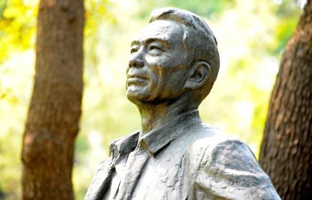 曾经的天下第一才子，中国的“爱因斯坦”，却扫了十几年的厕所！