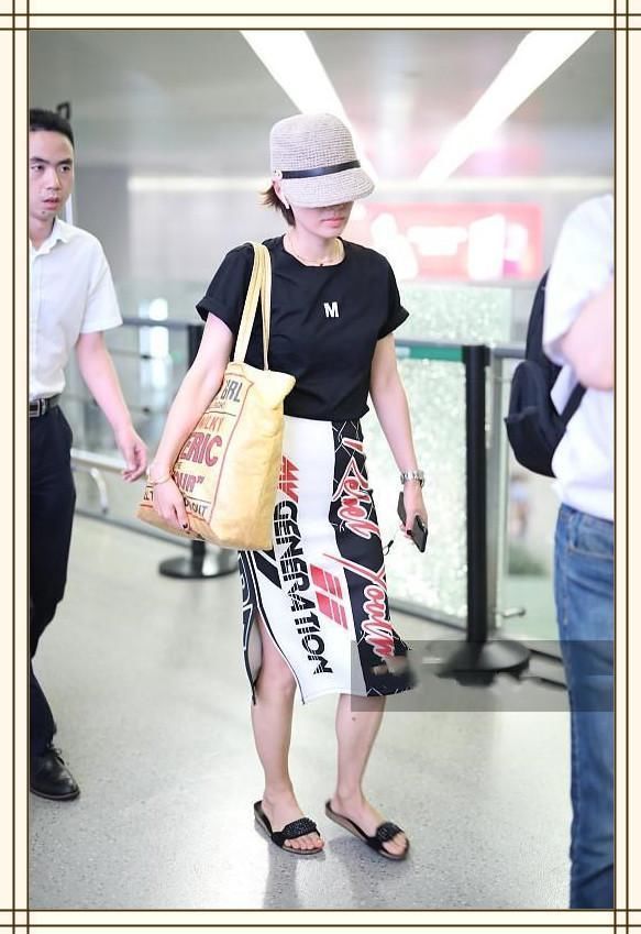 本以为马伊琍的机场拖鞋够随性的了，可看到大表姐刘雯，我沉默了