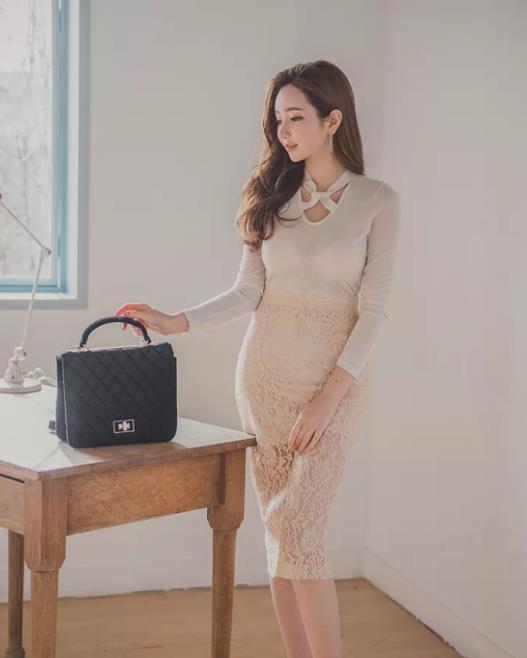 蕾丝|李妍静,一件白色上衣配米白色蕾丝裙