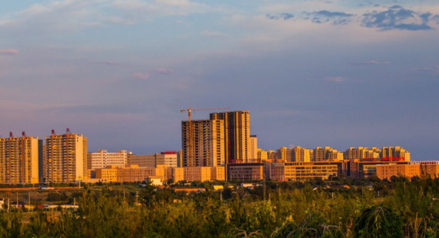 中国最“干净”的城市，被誉为是“中国迪拜”，曾获全国文明城市