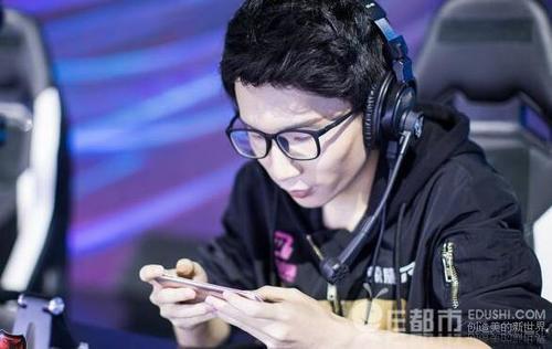 BA黑凤梨毁约事件一笑被迫退役?BA黑凤梨发 声明回应网友不买账