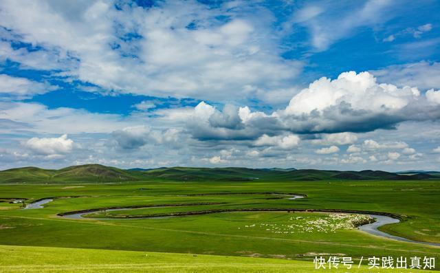 内蒙古最著名的大草原，这里河流蜿蜒牛羊成群，蓝天碧草一望无际