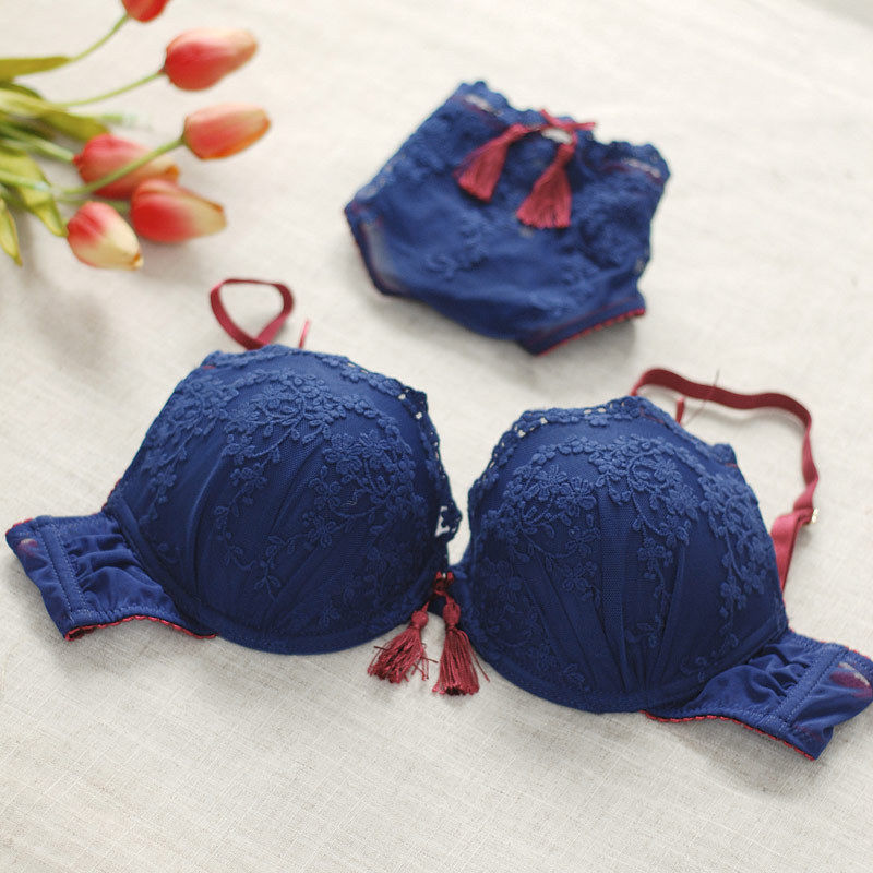 再大胆的女人都不敢穿这文胸，设计太前卫!但上身魅力爆发迷死人