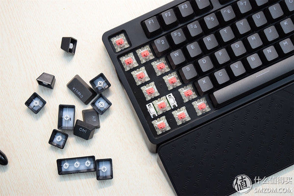 谁说机械键盘就一定吵闹?富勒G900S RGB静音红轴了解一下