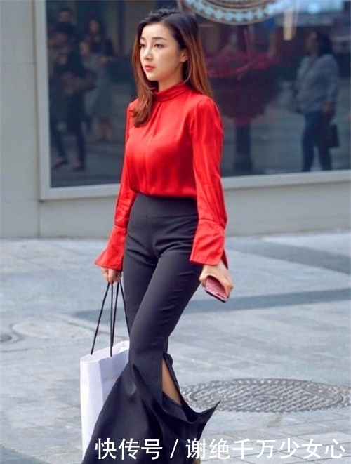  「白皙」街拍：美女时尚的穿搭秀出白皙长腿，长发飘飘，绰约多姿