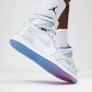  精致：上脚帅气！细节精致！「小 Dior」Air Jordan 1周六登场
