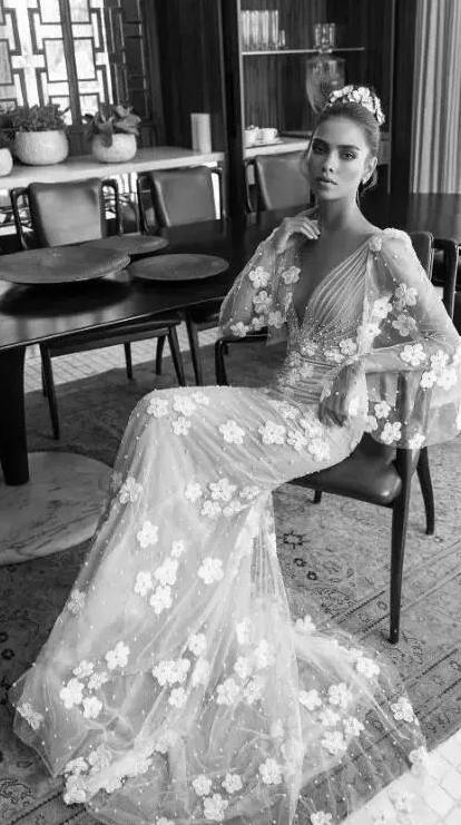 假如能变身 你希望平胸时髦还是丰腴性感？