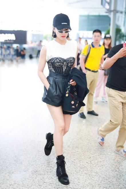 “被奚梦瑶和宋茜给雷到”，网友：“惊 内衣可以这么穿”