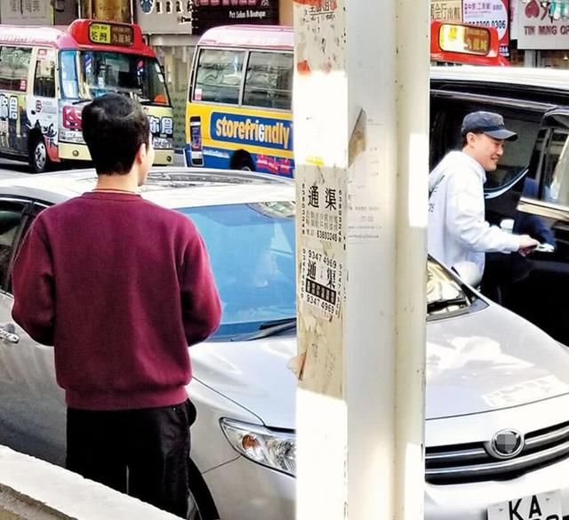港媒曝陈奕迅买咖啡耍大牌：违法停车瘫痪交通，5块钱打发路人