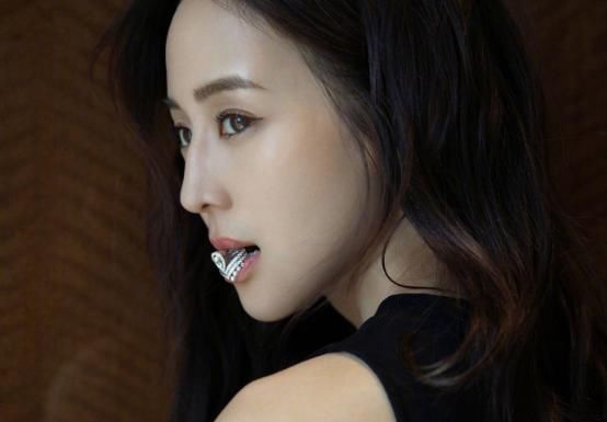 张钧甯纽约看秀，再一次美出新的高度，网友：美到飞起