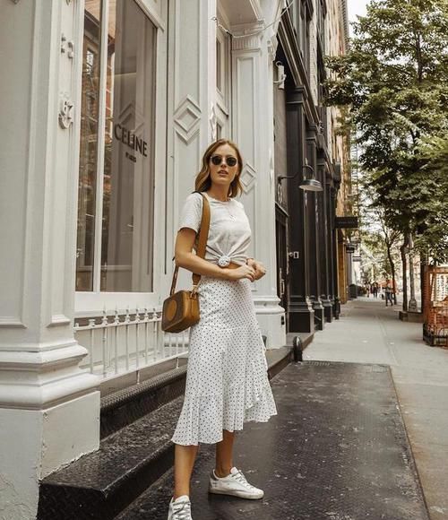  气质■裙子下面别搭高跟鞋，学学时尚达人的“娘MAN风格”，时髦显气质