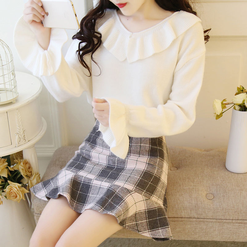 腿短的小个子女生，中秋国庆选一款短裙小套装，娇俏显高美炸了