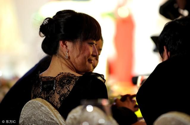 父亲是中国前首富，她回国后拒绝接班，不到5年赚到100亿！