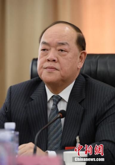  「人选」澳门舆论高度评价贺一诚高票当选行政长官人选