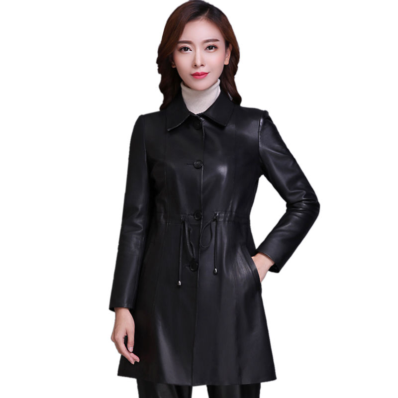 别傻傻的只知道穿套装，今年流行的皮衣+小脚裤，显高显瘦美极了