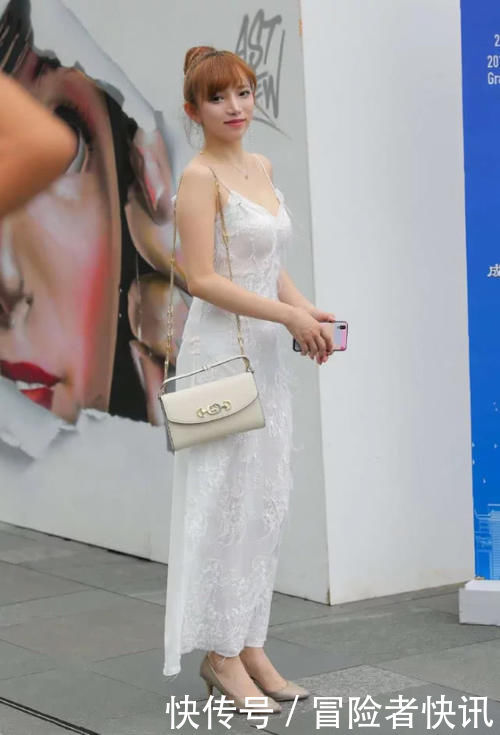  气质：性感时尚的知性连衣裙美女，释放出女性迷人的魅力