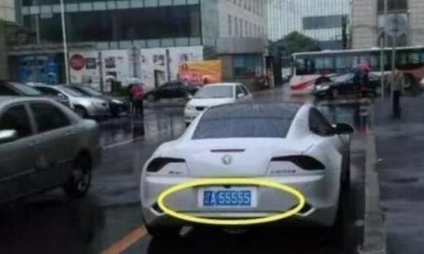  『路人』东北小哥买3百万跑车，路人不知道什么车，反而对车牌感兴趣