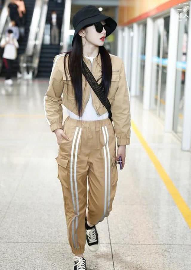  『梨形身材的女生』梨形身材必备这3款裤子！显瘦又高级，特别是第2条，明星都在穿