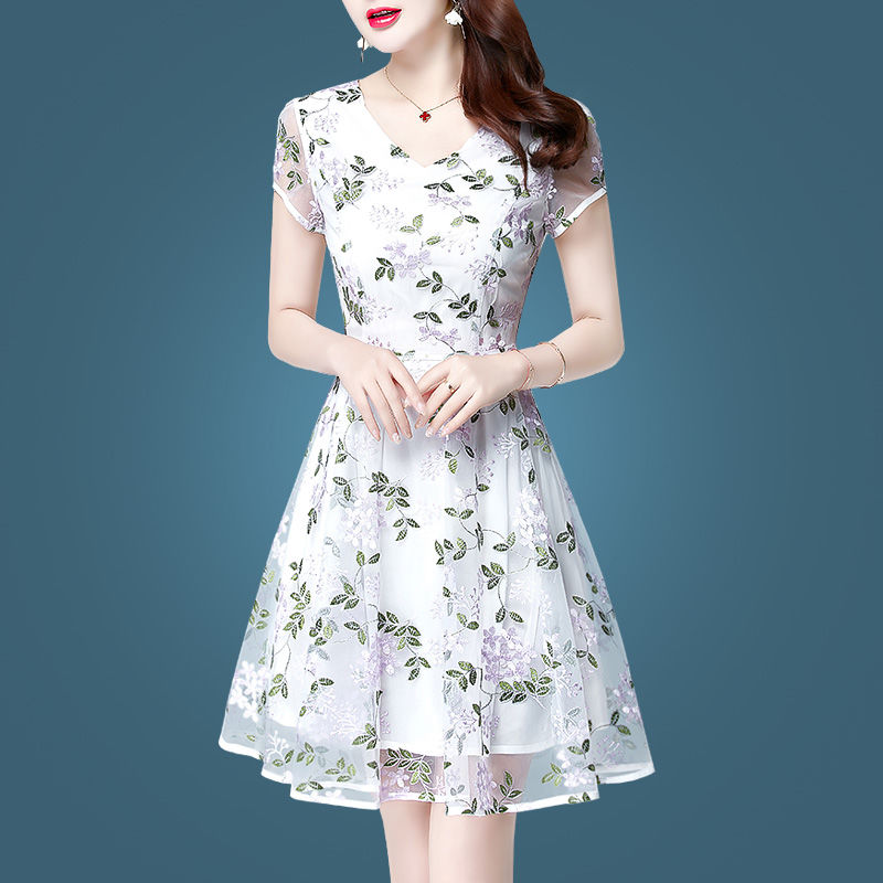 这种连衣裙上身才知道有多美!气场满满，嫩上添嫩，清凉又惬意