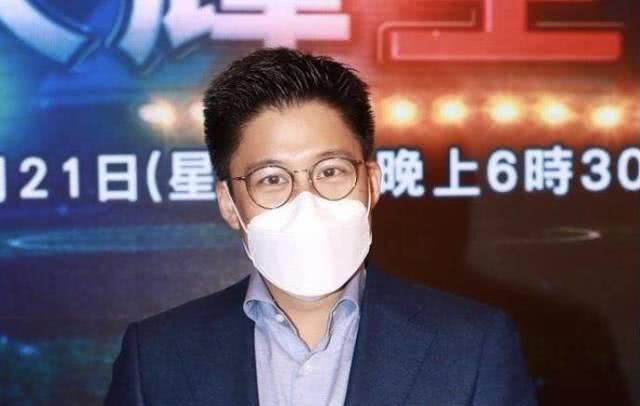  [小朋友们]世界冠军变身“车间女工”后，霍启刚再曝郭晶晶私下真实一面