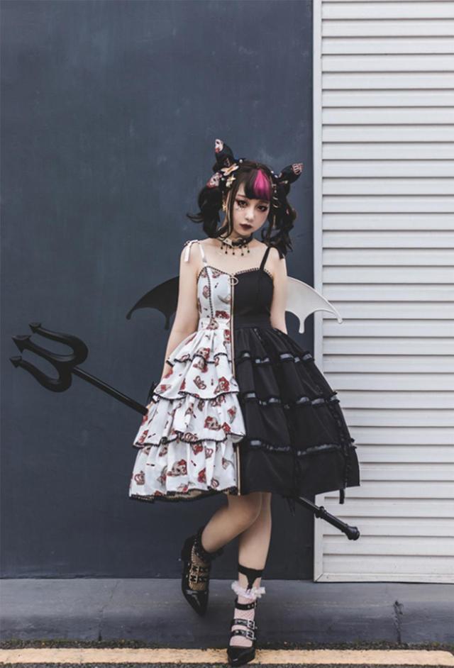  『lo』最近火了一种lo裙，叫“左边少女，右边暗黑”，lo娘穿上美极了