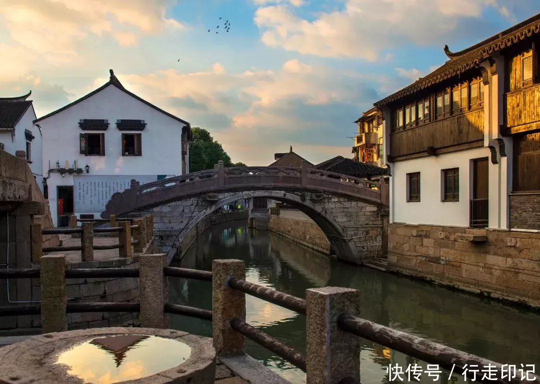 4000米高空跳伞是什么感觉?来甪直体验当“鸟人”的滋味