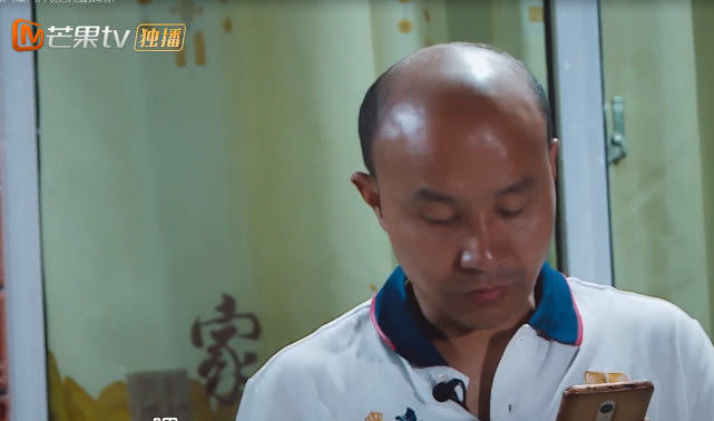 《变形计》农村爸给全村人打电话却没人接，得知原因，网友炸锅了