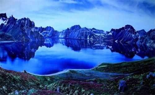 中国第一深湖：最深达373米，曾由我国独有，如今却一国一半