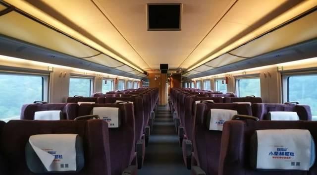  [座位]为什么火车座位是面对面，高铁却朝前？你肯定没想过