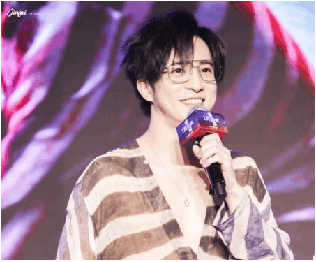 薛之谦妻子怀孕，李雨桐气愤申诉两夫妻骗人，网友：真的作