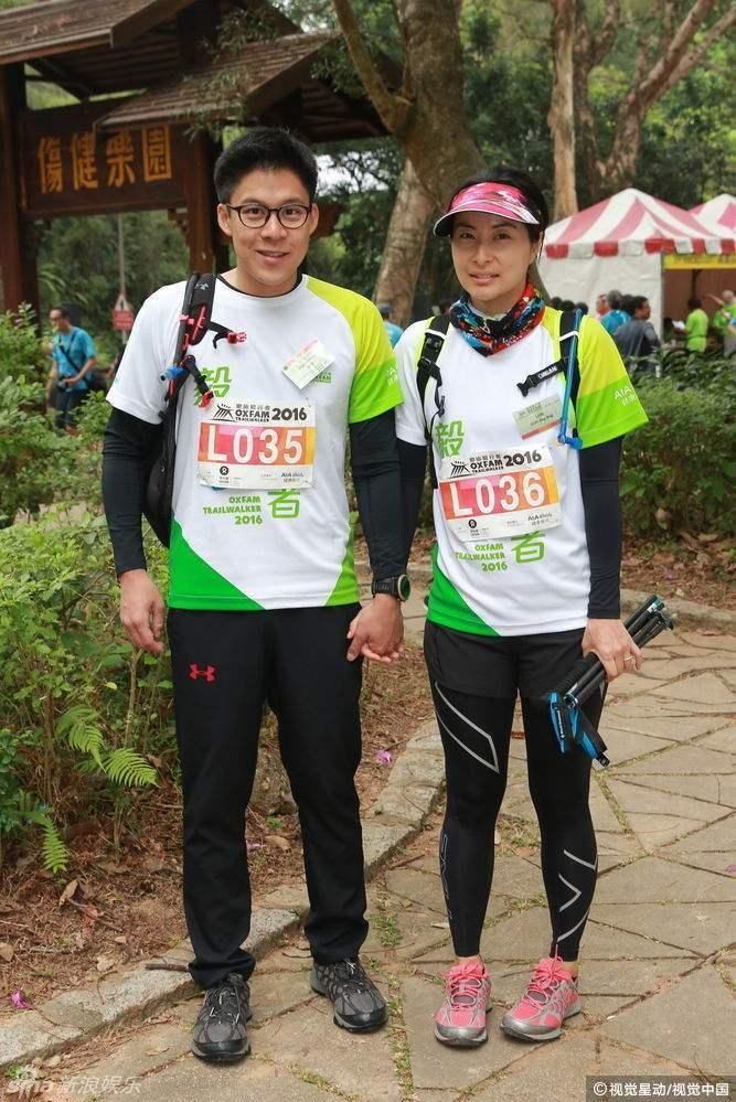 郭晶晶低调现身河北老家,素颜穿着朴素与常人无异,头上发夹吸睛