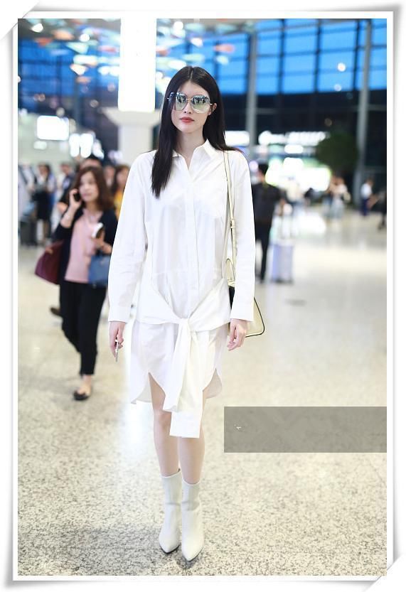 当何穗和张钧甯同穿衬衫裙,网友:终于见识到禁欲系美女最高级别