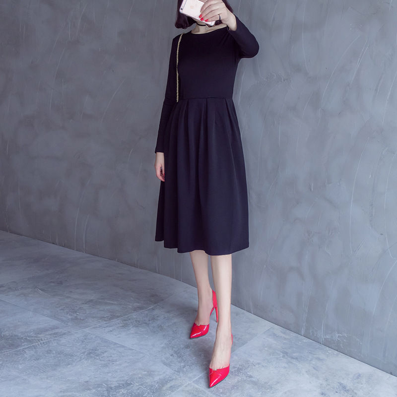 惊讶了!过了50岁的妈妈越来越美,看看这几套连衣裙,气质爆棚