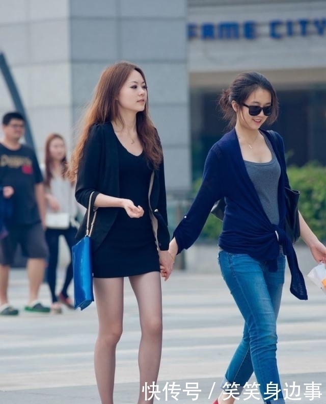 『气质』街拍气质美女白领,自信秀出美腿,一颦一笑都散发出无穷魅力