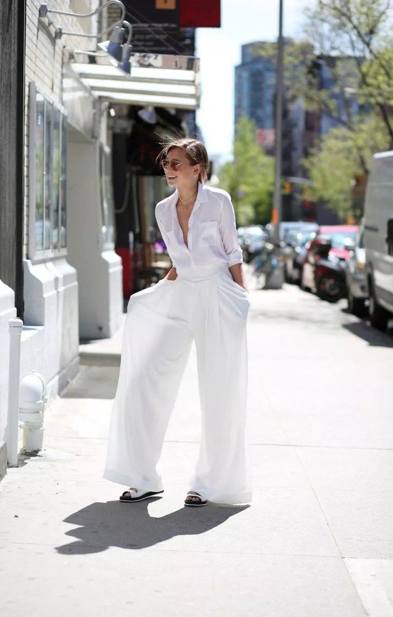 入秋后，阔腿裤的搭配也是时候升级一下了!