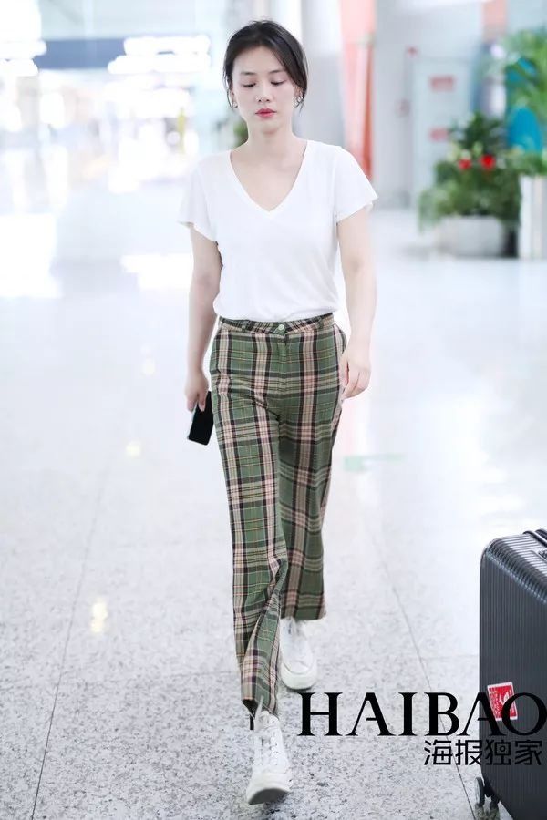 朱亚文女儿这么可爱!关晓彤鹿晗都见过家长了?【海报街拍】