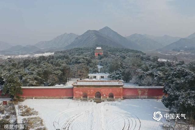 雪后航拍北京明十三陵 大气磅礴美景尽览