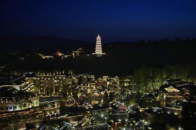 接触:五一假期京郊游升温 古北水镇“无接触”迎客