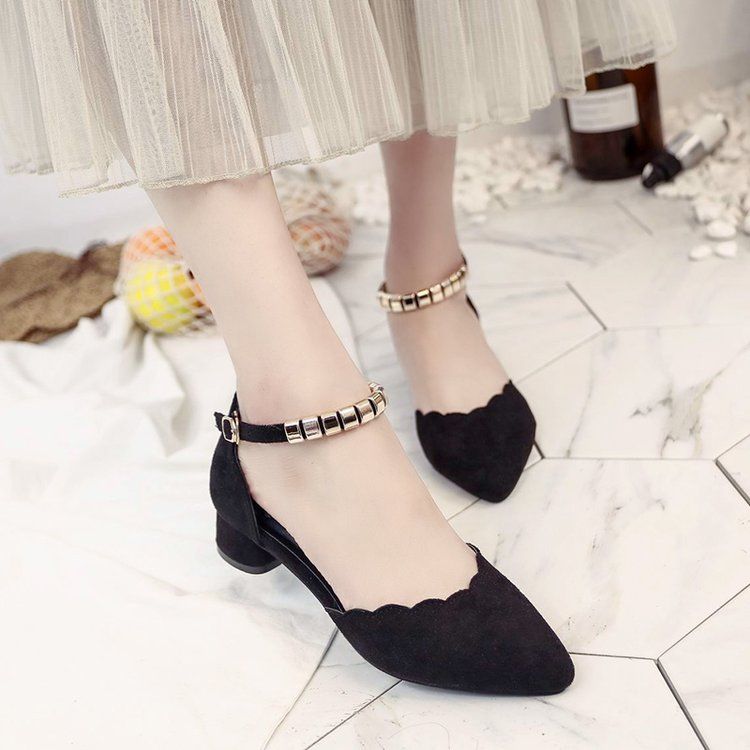 高跟鞋不配丝袜，更能感受女人的魅力