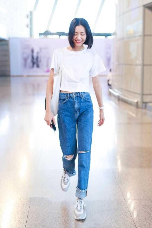 机场穿搭就服刘雯，什么衣服穿在她身上就立马提升好几个档次！